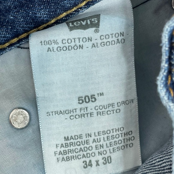 LEVI’S  Men’s “505”  Blue Jeans - Picture 8 of 8